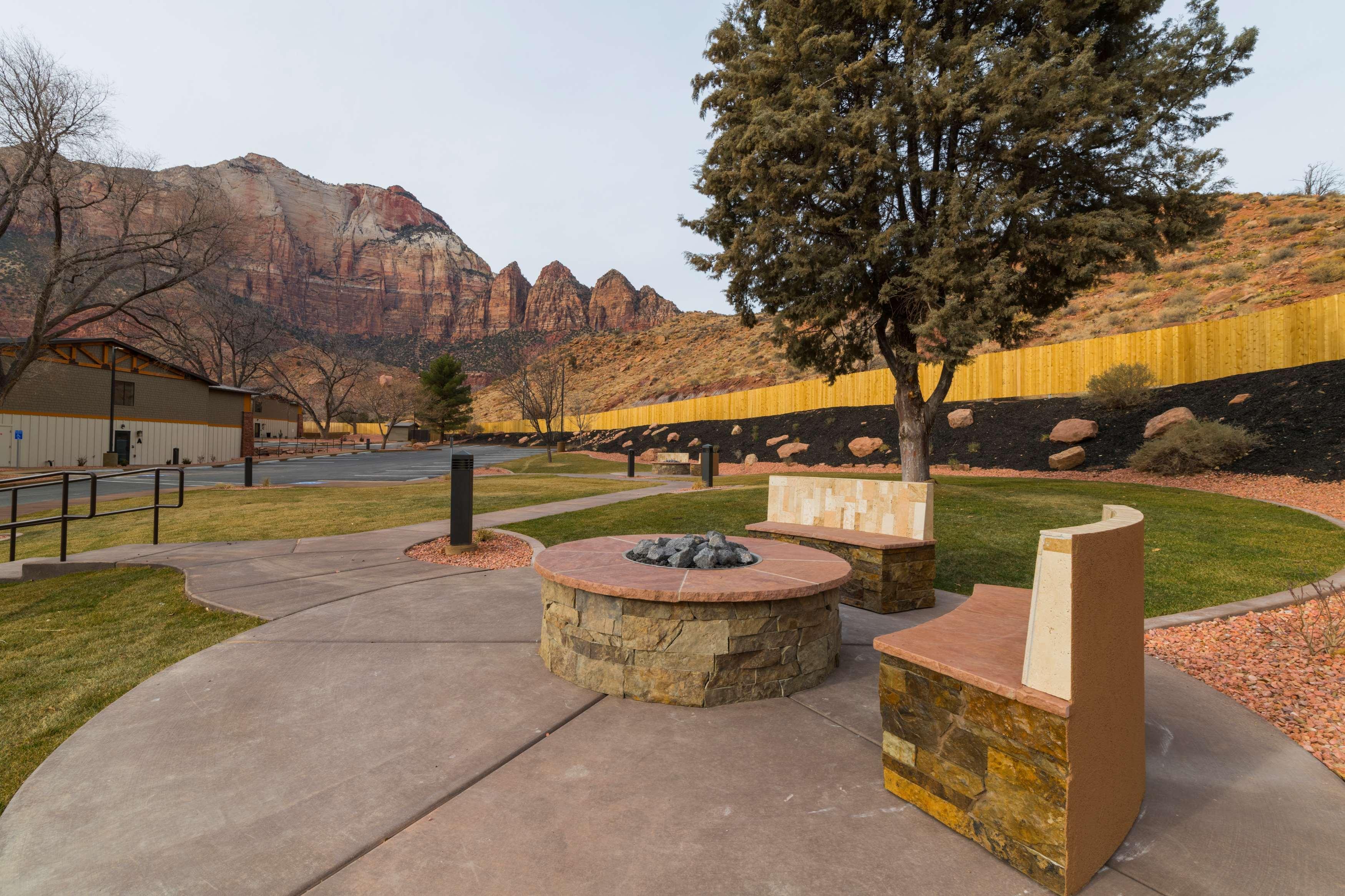 Best Western Plus Zion Canyon Inn & Suites Springdale Exterior photo
