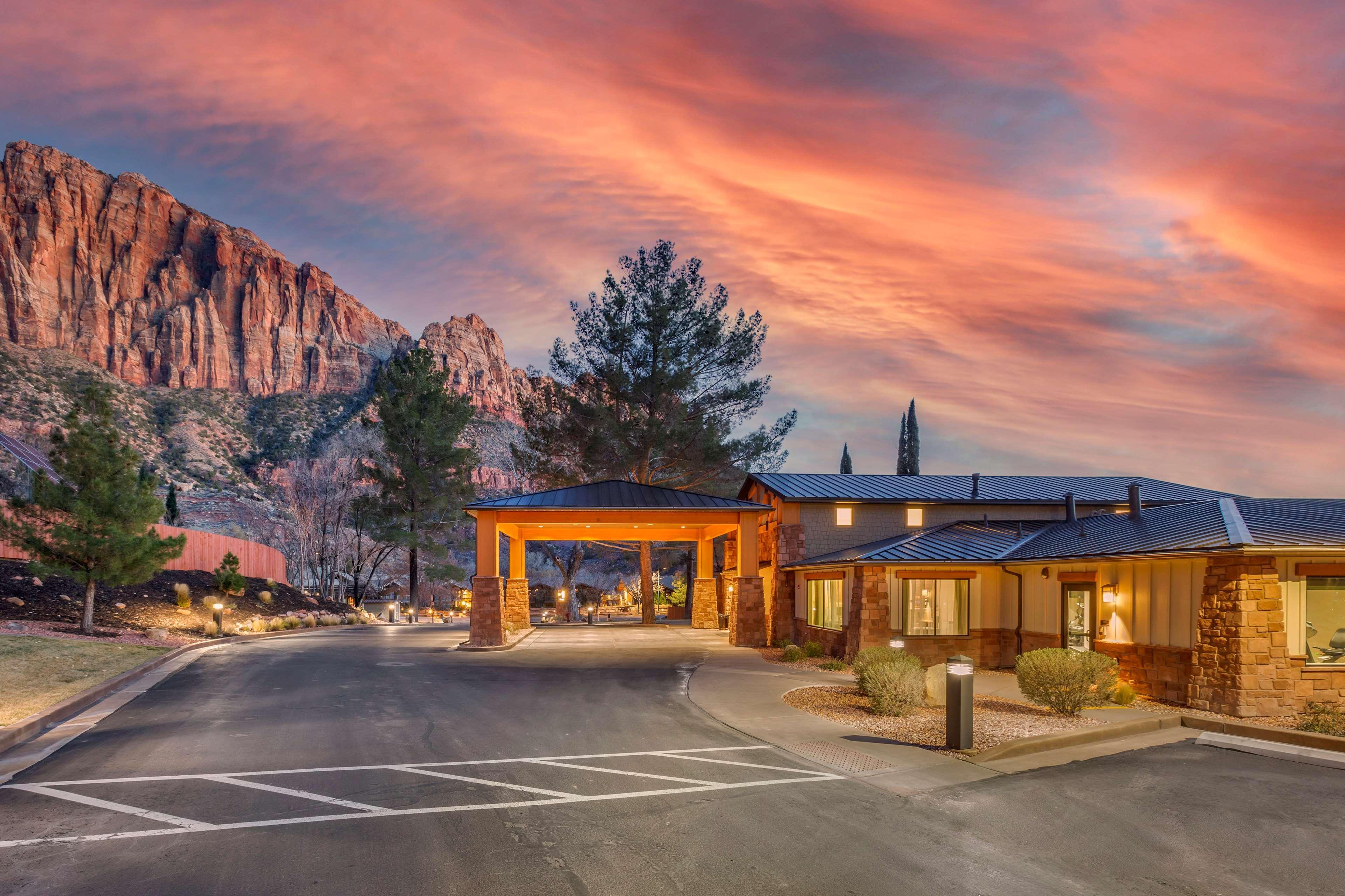 Best Western Plus Zion Canyon Inn & Suites Springdale Exterior photo